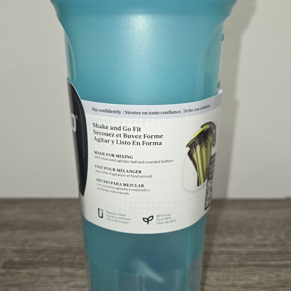 Contigo Teal Shake & Go Fit Mixer Bottle 28 Fl oz. (828ml) Carabiner Handle New. - Picture 4 of 11